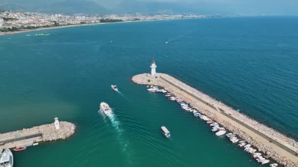 Yachts Dans Port — Video