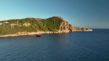 4 K Türkiye Aanya liman manzaralı Korsanlar yatından çağrı.