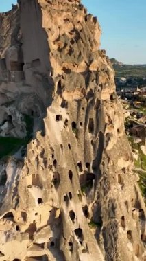İnanılmaz bir manzara. Kapadokya Türkiye 'nin popüler bir turizm beldesi.