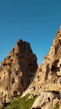 İnanılmaz bir manzara. Kapadokya Türkiye 'nin popüler bir turizm beldesi.