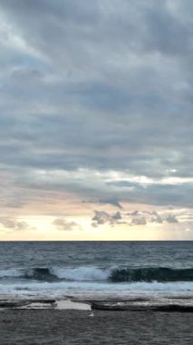 Gökyüzü görünümlü gök mavisi deniz