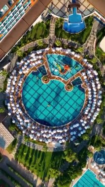 Plaj havuzu manzarası 4 K Türkiye Alanya