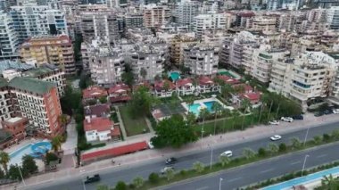 Deniz kıyısındaki panorama