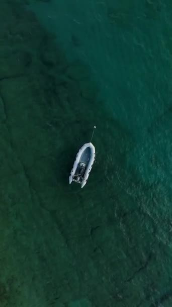 蔚蓝的大海 清澈的水面鸟瞰 — 图库视频影像
