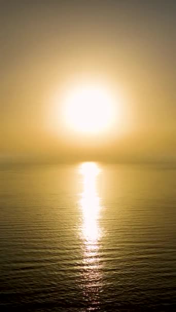 Juicy Sea Sunset Flygende Solen – stockvideo