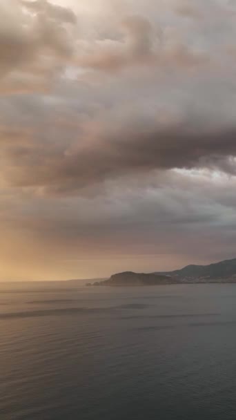 Jugoso Atardecer Marino Volando Sol Las Tardes Verano Costa Mediterránea — Vídeo de stock