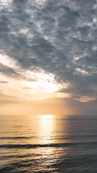 Сочный Морской Закат Летящий Солнцем Летними Вечерами Средиземноморском Побережье — стоковое видео