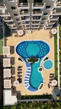 İnşaat alanlarında çalışmak, ön cephe işi, fayans yapımı, beton çatı