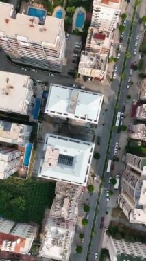 İnşaat alanlarında çalışmak, ön cephe işi, fayans yapımı, beton çatı