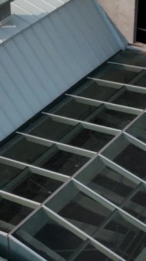 İnşaat alanlarında çalışmak, ön cephe işi, fayans yapımı, beton çatı