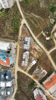 İnşaat alanlarında çalışmak, ön cephe işi, fayans yapımı, beton çatı