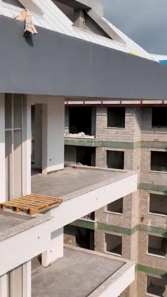Работы Строительных Площадках Фасадные Работы Изготовление Плитки Бетонная Крыша — стоковое видео