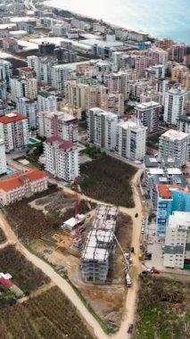 İnşaat alanlarında çalışmak, ön cephe işi, fayans yapımı, beton çatı
