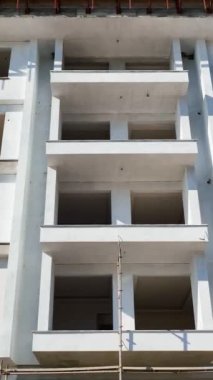 İnşaat alanlarında çalışmak, ön cephe işi, fayans yapımı, beton çatı