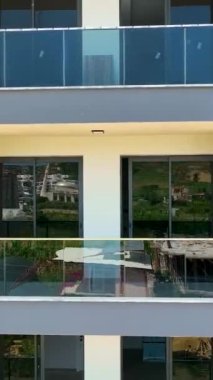 İnşaat alanlarında çalışmak, ön cephe işi, fayans yapımı, beton çatı