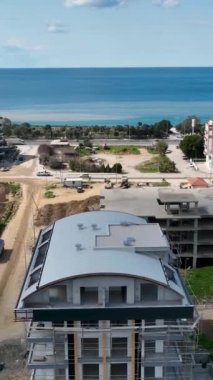 İnşaat alanlarında çalışmak, ön cephe işi, fayans yapımı, beton çatı