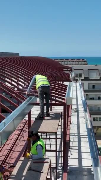 Work Construction Sites Facade Work Tiles Make Concrete Roof — Stock Video