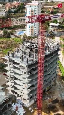 İnşaat alanlarında çalışmak, ön cephe işi, fayans yapımı, beton çatı