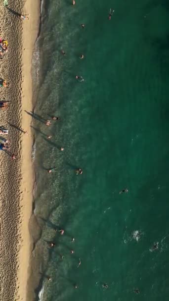 Pessoas Tomando Banho Sol Praia Férias Turquia Mar Mediterrâneo — Vídeo de Stock