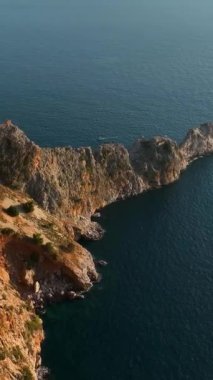 Dikey video yaz titreşimleri. Alanya Kalesi.