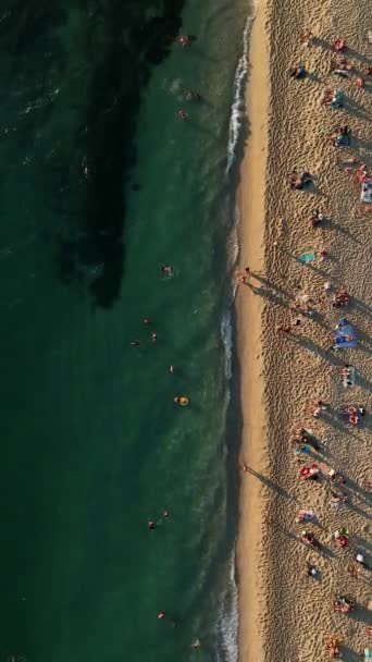 Folk Som Soler Seg Stranden Ferier Tyrkia Middelhavet – stockvideo