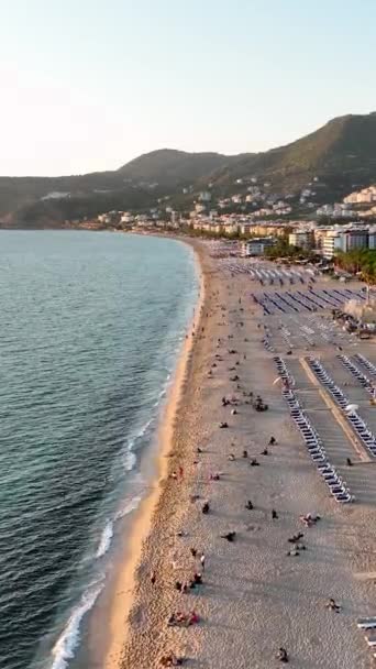 Люди Загорают Пляже Отдых Турции Средиземном Море — стоковое видео