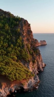 Dikey video yaz titreşimleri. Alanya Kalesi.