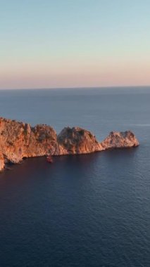 Dikey video yaz titreşimleri. Alanya Kalesi.