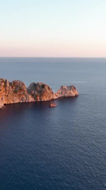 Dikey video yaz titreşimleri. Alanya Kalesi.