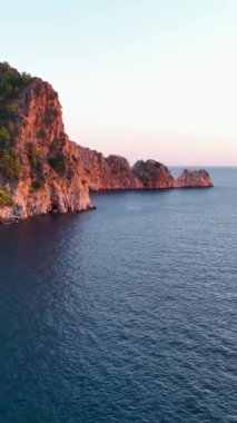 Dikey video yaz titreşimleri. Alanya Kalesi.