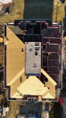 İnşaat alanlarında çalışmak, ön cephe işi, fayans yapımı, beton çatı