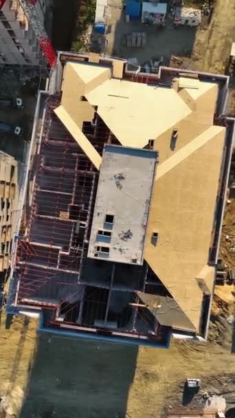 Bekerja Lokasi Konstruksi Facade Work Ubin Membuat Atap Beton — Stok Video