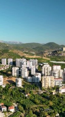 İnşaat alanlarında çalışmak, ön cephe işi, fayans yapımı, beton çatı