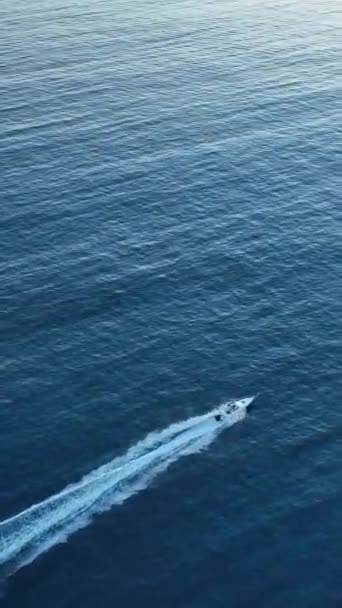 Barco Motor Mar Azul Concepto Marino Vista Aérea — Vídeo de stock