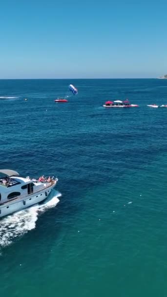 Красивый Отдых Яхте Лазурным Морем — стоковое видео