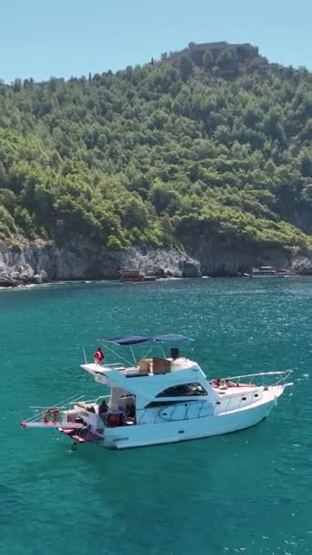 Belles Vacances Sur Yacht Avec Mer Azur — Video
