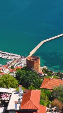 Dikey video yaz titreşimleri. Alanya Kalesi.