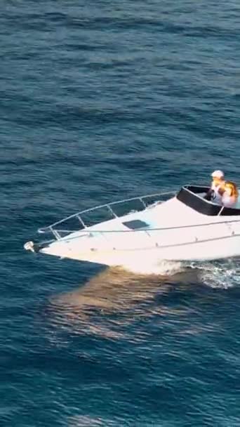 Barco Motor Mar Azul Conceito Marinho Vista Aérea — Vídeo de Stock