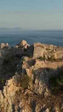 Dikey video yaz titreşimleri. Alanya Kalesi.