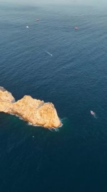 Dikey video yaz titreşimleri. Alanya Kalesi.