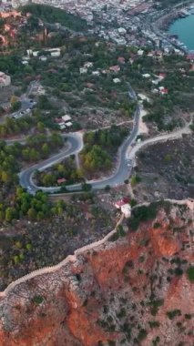 Dikey video yaz titreşimleri. Alanya Kalesi.