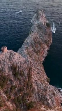 Dikey video yaz titreşimleri. Alanya Kalesi.