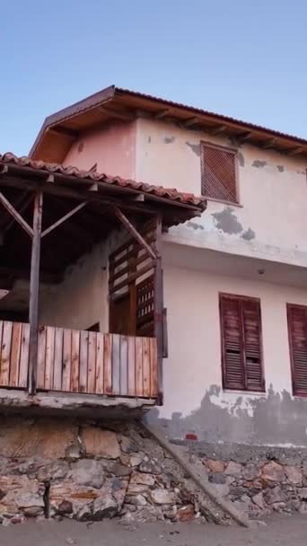 Όμορφο Παλιό Σπίτι Στην Παραλία — Αρχείο Βίντεο