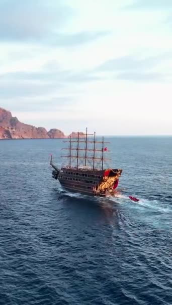 Pirate Ship Tourists Sailing Sea — Stock Video