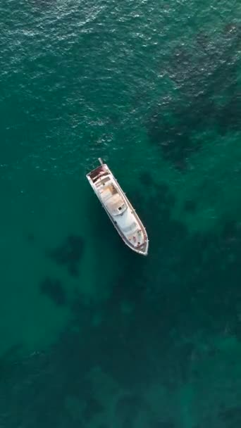 Gök Mavisi Denizi Olan Bir Yatta Güzel Bir Tatil — Stok video