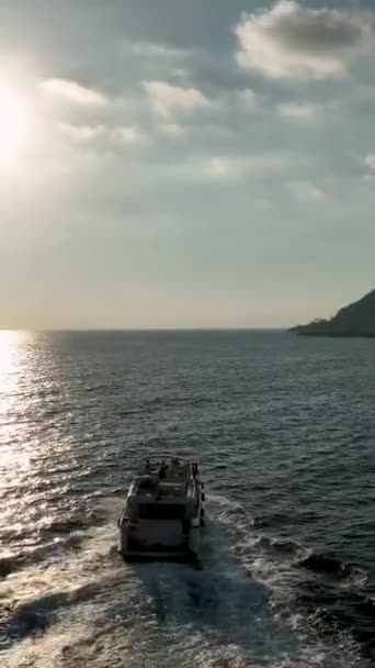 Красивый Отдых Яхте Лазурным Морем — стоковое видео