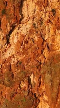 Dikey video yaz titreşimleri. Alanya Kalesi.