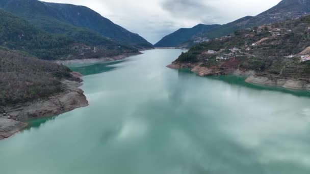 Mountain River Φοβερό Φόντο Άποψη — Αρχείο Βίντεο