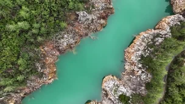 Dağ Nehri Harika Arka Plan Görüntüsü — Stok video