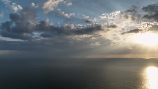 Nubosidad Dorada Atardecer Alto Contraste Cielo Verdad Concepto Sueños Pronóstico — Vídeos de Stock